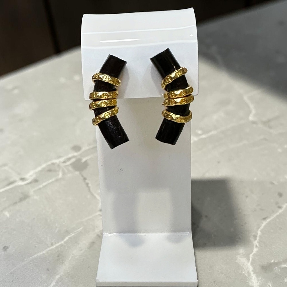 VTG gold tone black enamel‎ bamboo clip on earrings